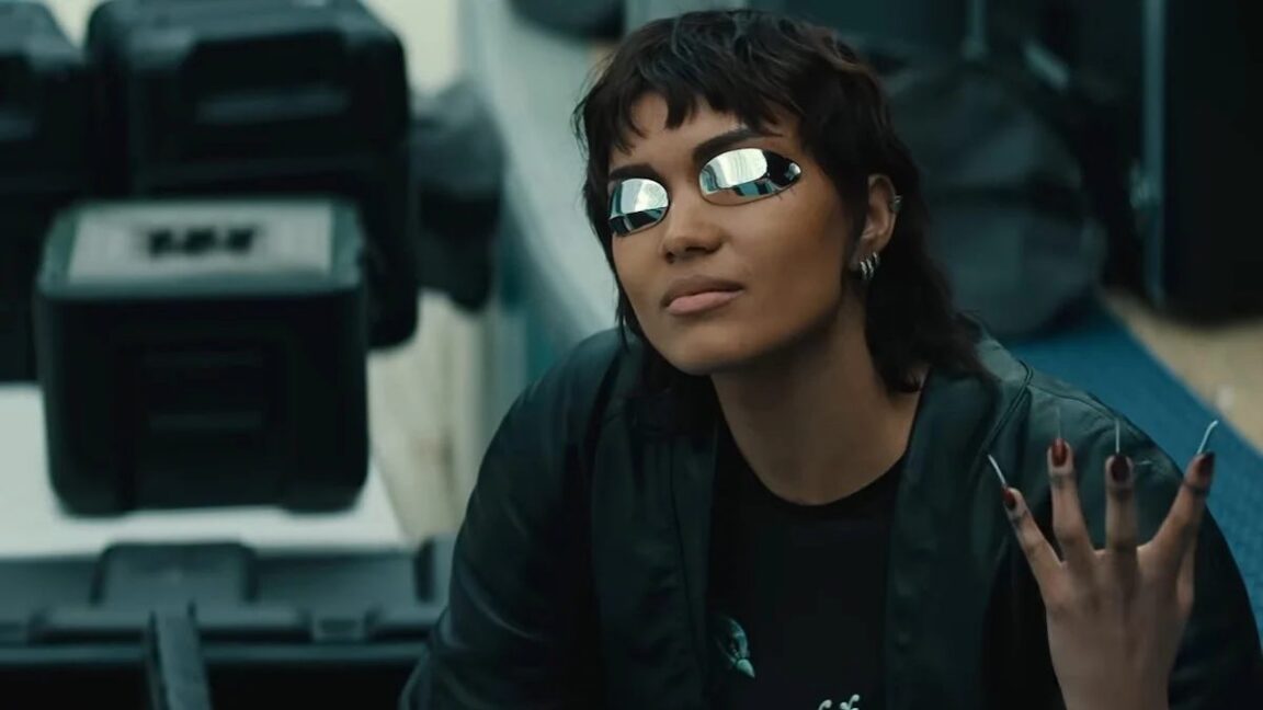 Apple TV Neuromancer'ın Ilk Tanıtım Fragmanı SDCC'de Yayınlandı
