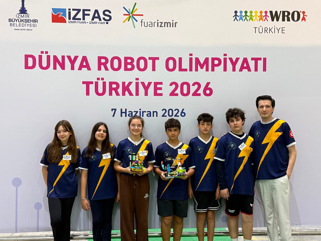 Türk Öğrenciler Dünya Robot Olimpiyatları'nda Şampiyonluğu Garantiledi