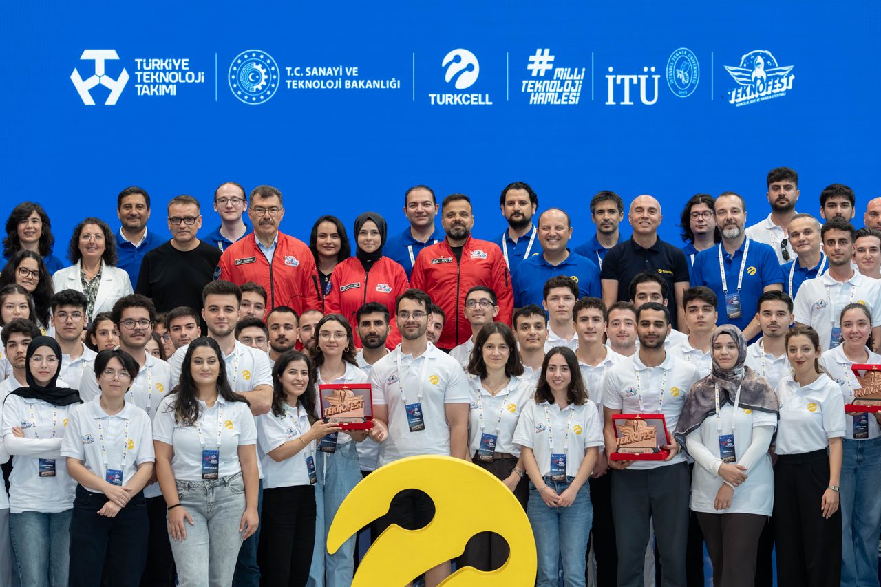 Turkcell'in 5G ve Yapay Zeka Akıllı Yol Güvenliği Yarışması Finali Tamamlandı